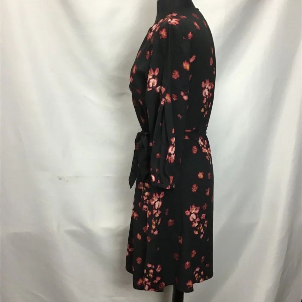 Long Sleeved Floral Dress - Picture 4 of 11